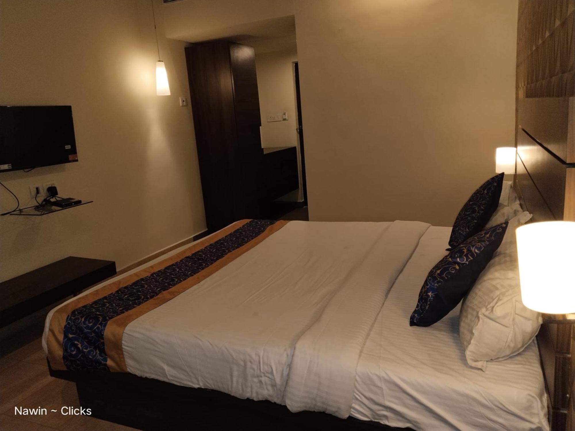 Redfox Hotel- Aminjikarai เชนไน ภายนอก รูปภาพ